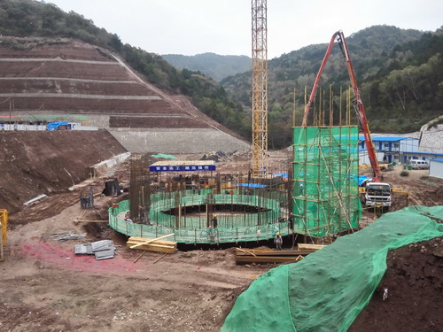 銅川分公司冶坪煤礦原煤倉(cāng)工程滑膜順利開工