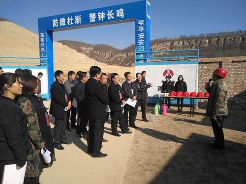 礦建二公司車(chē)村項(xiàng)目部迎來(lái)延安市人大代表