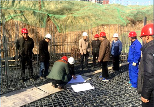 大秦置業(yè)公司：藍(lán)山水岸項(xiàng)目施工淡季建設(shè)忙