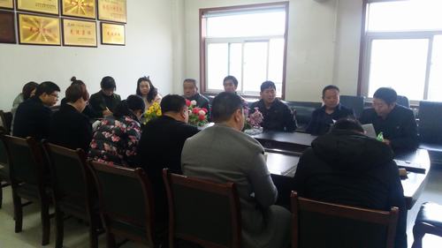 銅煤公司第十二項(xiàng)目部黨支部以自我剖析會(huì)為契機(jī)促班子談心釋放廉潔正能量