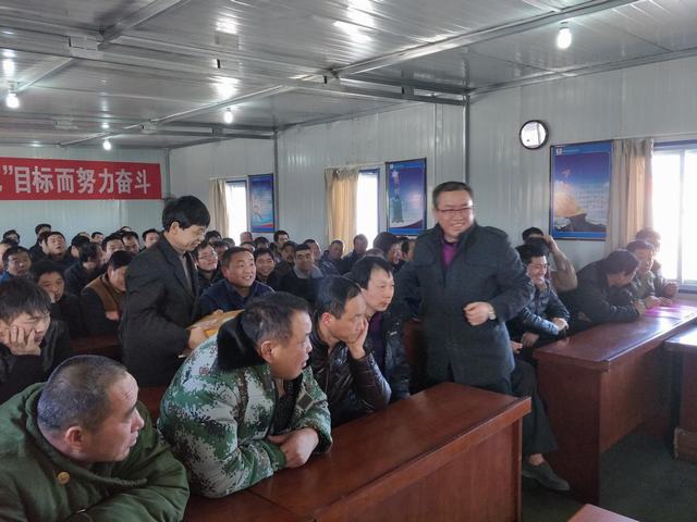 掘進(jìn)公司曹家灘項(xiàng)目部開展“百日安全”知識(shí)競(jìng)賽活動(dòng)