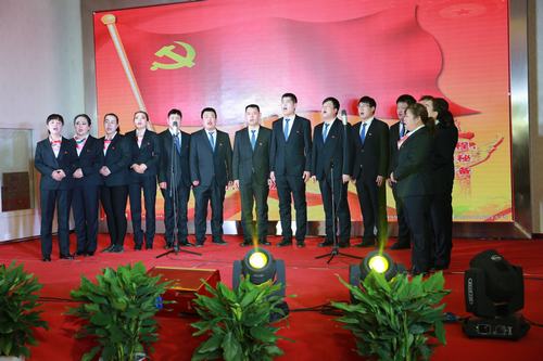 “放歌新時(shí)代，開啟新征程，譜寫‘雙特百億’新篇章”