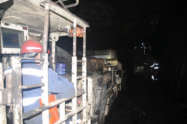 掘進(jìn)公司小保當(dāng)項(xiàng)目部單頭月進(jìn)尺831米勇奪月度第一