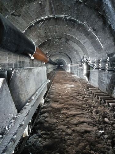 礦建二公司冶坪項(xiàng)目等候室工作面與副斜井井底車(chē)場(chǎng)順利貫通