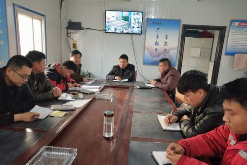 礦建二公司車(chē)村項(xiàng)目部雙管齊下打造掘進(jìn)鐵軍