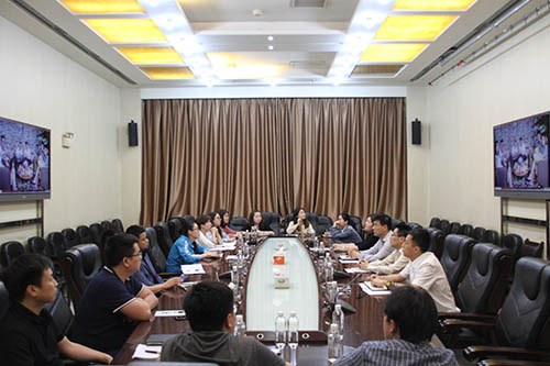 建設(shè)集團(tuán)召開機(jī)關(guān)青年員工“助力雙特百億，爭當(dāng)青年先鋒”專題座談會(huì)