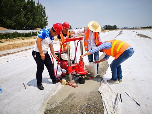 G242大荔縣城過境段公路建設工程水穩底基層順利通過交工驗收