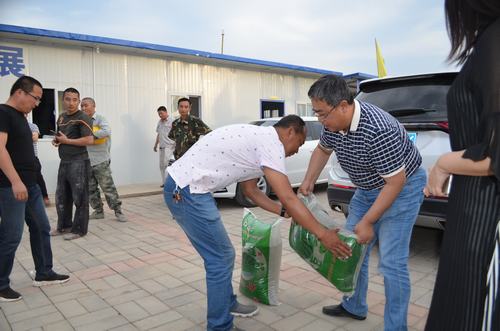 陜煤建設(shè)澄合分公司“送清涼”活動率先進(jìn)一線