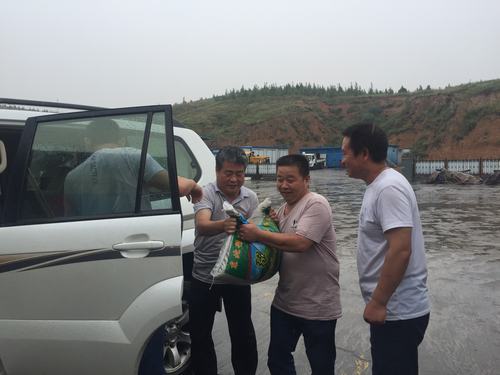 陜煤建設掘進公司：送清涼 送一份誠摯的關(guān)懷