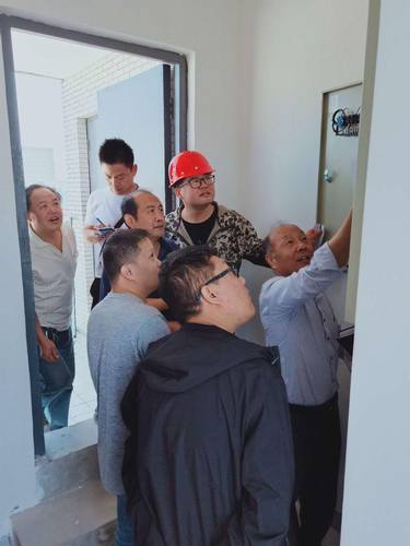 陜煤建設銅煤公司承建的銅煤1#小區牡丹園5#樓順利通過竣工驗收