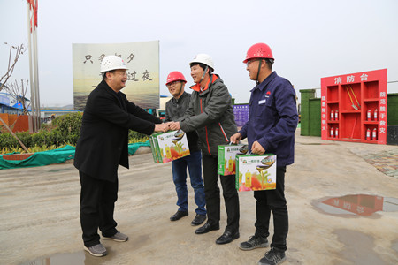 建設(shè)集團聯(lián)合工會副主席陳軍鋒深入施工現(xiàn)場慰問指導(dǎo)工作