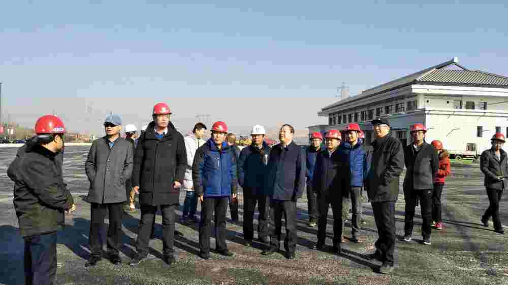 銅川交通局局長路學敏到川耀項目服務區(qū)檢查指導工作