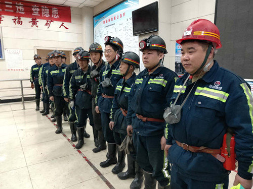 春節(jié)，堅守是最美“敬業(yè)福”