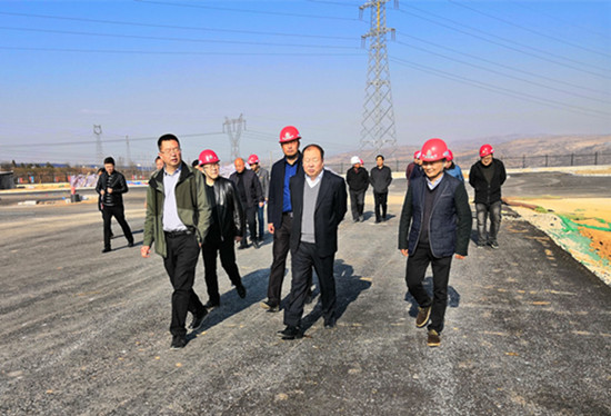 銅川市交通運輸局局長路學敏蒞臨川耀服務(wù)區(qū)現(xiàn)場檢查指導工作