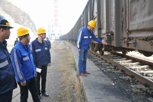 陜煤建設(shè)洗選煤運營公司：心系勞動者  “五一”進基層