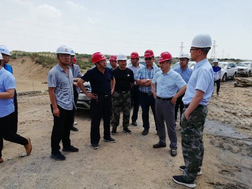 陜西鐵路物流集團(tuán)有限公司黨委書記、執(zhí)行董事、總經(jīng)理趙國智一行蒞臨靖神鐵路項(xiàng)目施工現(xiàn)場檢查指導(dǎo)工作