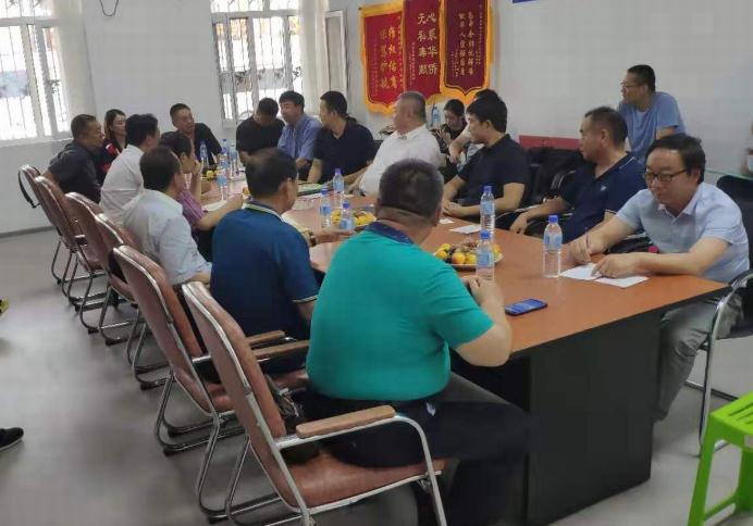 秦商總會(huì)中亞四國(guó)經(jīng)貿(mào)考察團(tuán)來(lái)塔考察