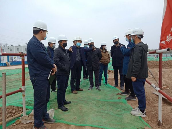 中央儲備糧新建項目領(lǐng)導(dǎo)小組組長、指揮部指揮長、副總經(jīng)理王錄印蒞臨天工公司中儲糧項目檢查指導(dǎo)工作