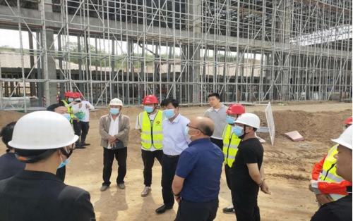 彬州市市長王宏志蒞臨銀西高鐵彬州東站前廣場項目檢查指導(dǎo)工作