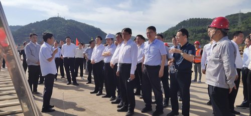 延安市市長薛占海蒞臨路橋分公司黃陵店頭電廠項目調研