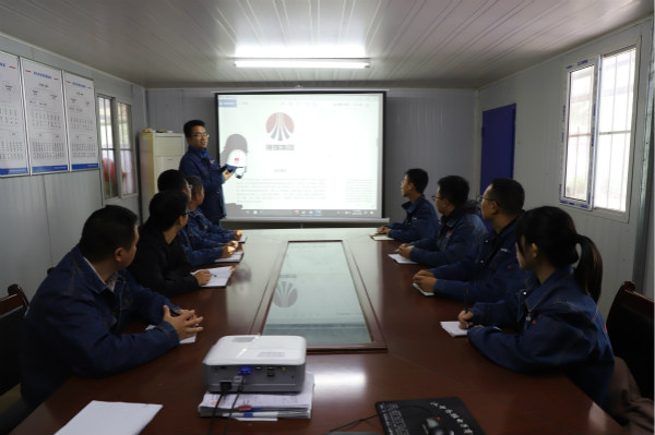 陜煤建設漢中分公司多舉措深入學習宣貫陜煤集團新版《企業文化手冊》