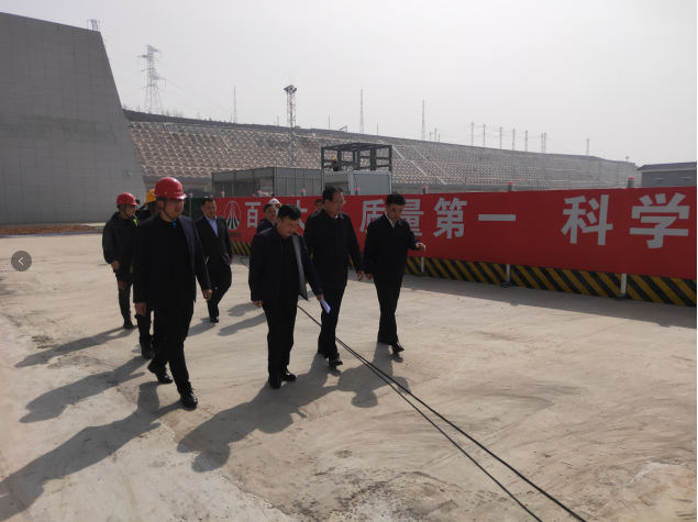 咸陽市紀委書記張海文蒞臨銀西高鐵彬州東站前廣場項目檢查指導工作