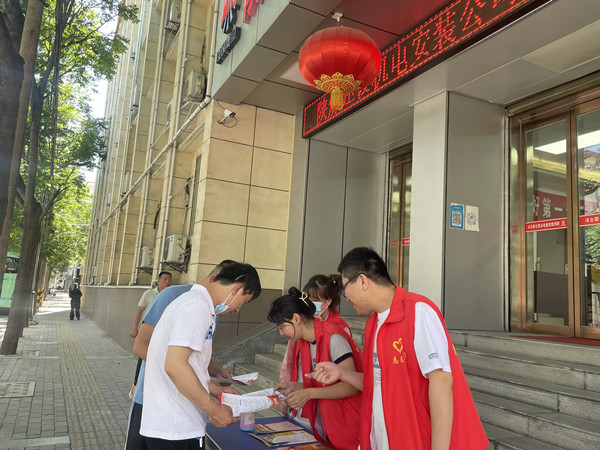 陜煤建設(shè)機(jī)電安裝公司開(kāi)展安全宣傳咨詢(xún)?nèi)栈顒?dòng)