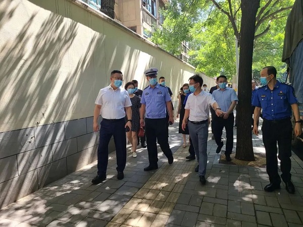 西安市委文明辦一行深入陜煤建設(shè)澄合分公司十一項目部背街小巷改造項目開展文明城市創(chuàng)建督導(dǎo)