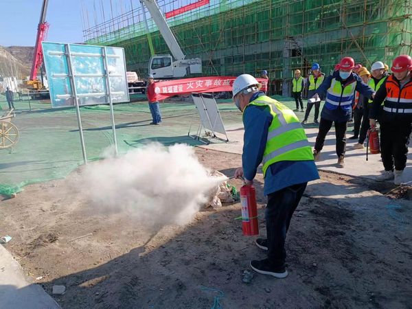 陜煤建設(shè)天工公司基層項(xiàng)目部施工現(xiàn)場(chǎng)消防安全演練正當(dāng)時(shí)