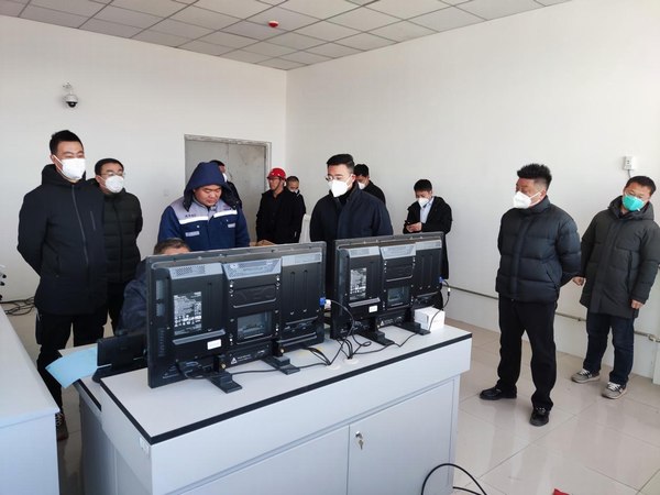 陜西榆橫鐵路有限責任公司黨委書記、董事長馮斌蒞臨榆陽煤炭物流園區(qū)項目檢查指導(dǎo)工作