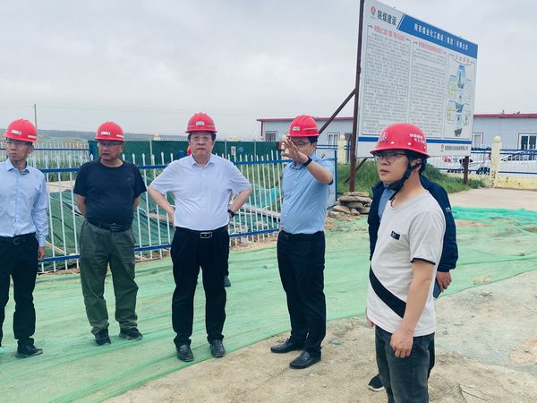 彬長(zhǎng)集團(tuán)黨委書(shū)記、董事長(zhǎng)白永明蒞臨陜煤建設(shè)天工公司施工文家坡礦李家溝風(fēng)井檢查指導(dǎo)工作