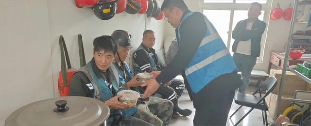 陜煤建設韓城分公司安裝第四項目部：一碗熱乎飯，情暖眾人心