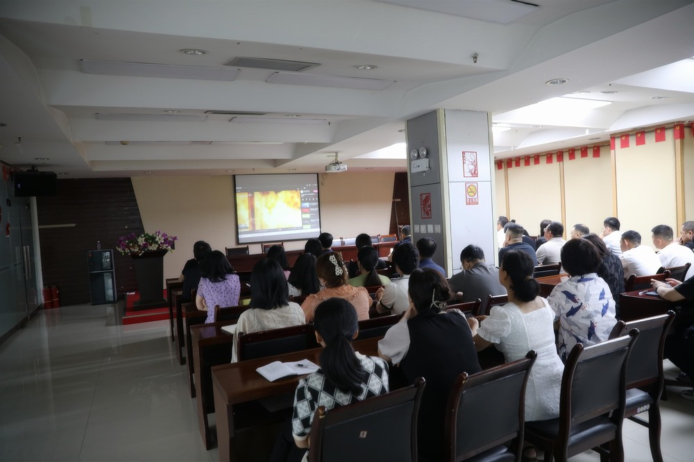 陜煤建設(shè)路橋分公司：把“黨建紅”融入“安全藍”，引領(lǐng)融合賦能高質(zhì)量發(fā)展