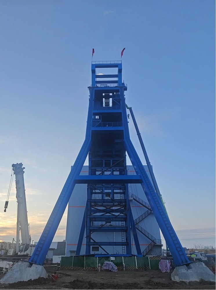 陜煤建設機電安裝公司胡家河煤礦二號風井及附屬工程二號進風立井井架工程順利完工