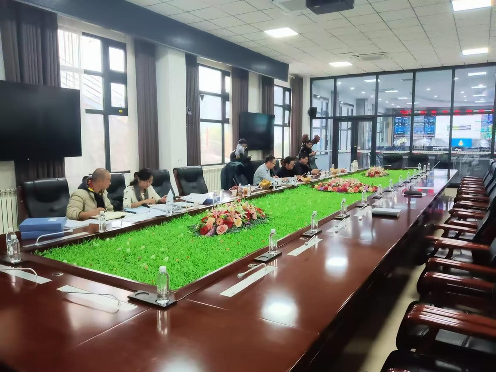 陜煤建設(shè)天工公司承建的雙龍煤礦井下西二三條大巷管路延伸工程順利通過驗收