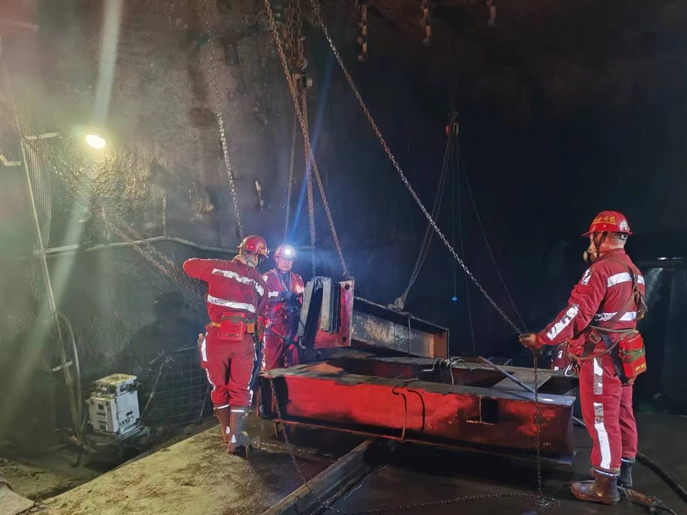 陜煤建設(shè)機(jī)電安裝公司：崗位上的春節(jié)，他們的堅(jiān)守很 “燃”