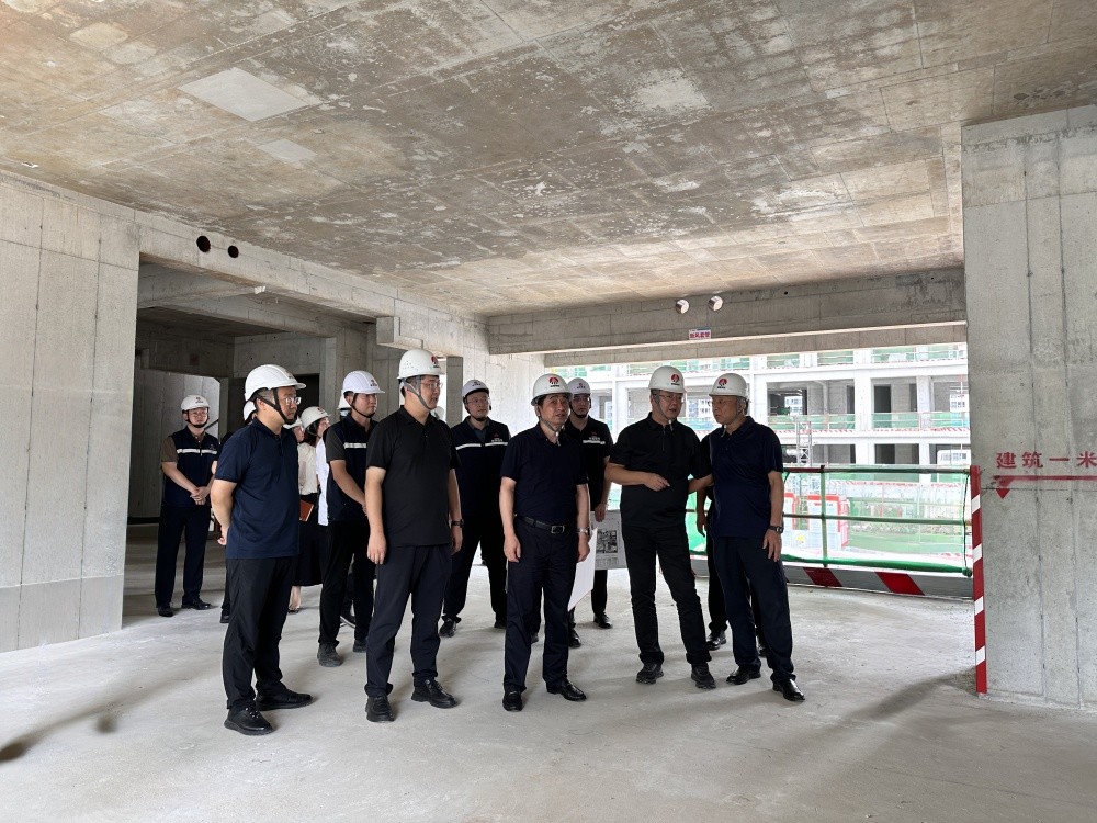 陜煤實業(yè)集團(tuán)黨委書記、董事長、總經(jīng)理胡守平深入天工公司基層項目檢查指導(dǎo)