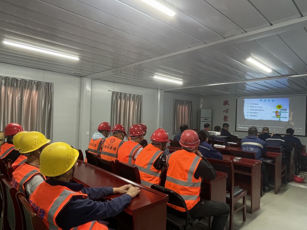 陜煤建設韓城分公司土建六項目部：高溫“烤”驗下，工會“涼”策護平安