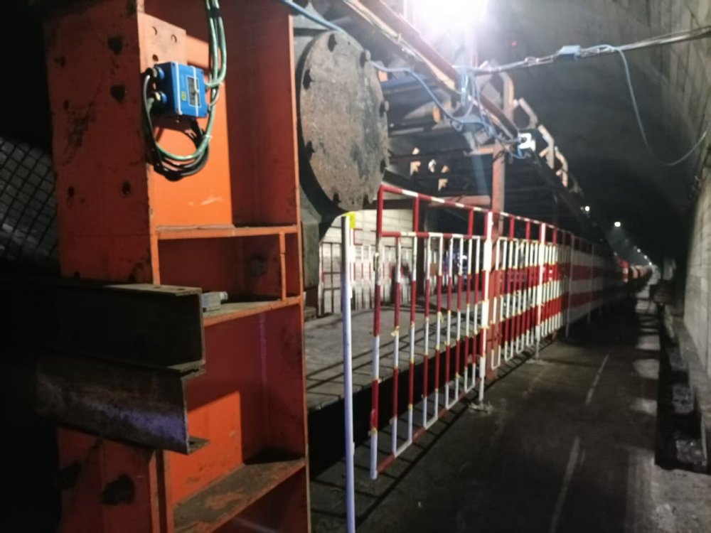 秋實(shí)映礦建！陜煤建設(shè)韓城分公司安裝第四項(xiàng)目部 施工的大佛寺礦4煤西部膠帶大巷二部帶式輸送機(jī)延伸設(shè)備安裝工程圓滿通過竣工預(yù)驗(yàn)收