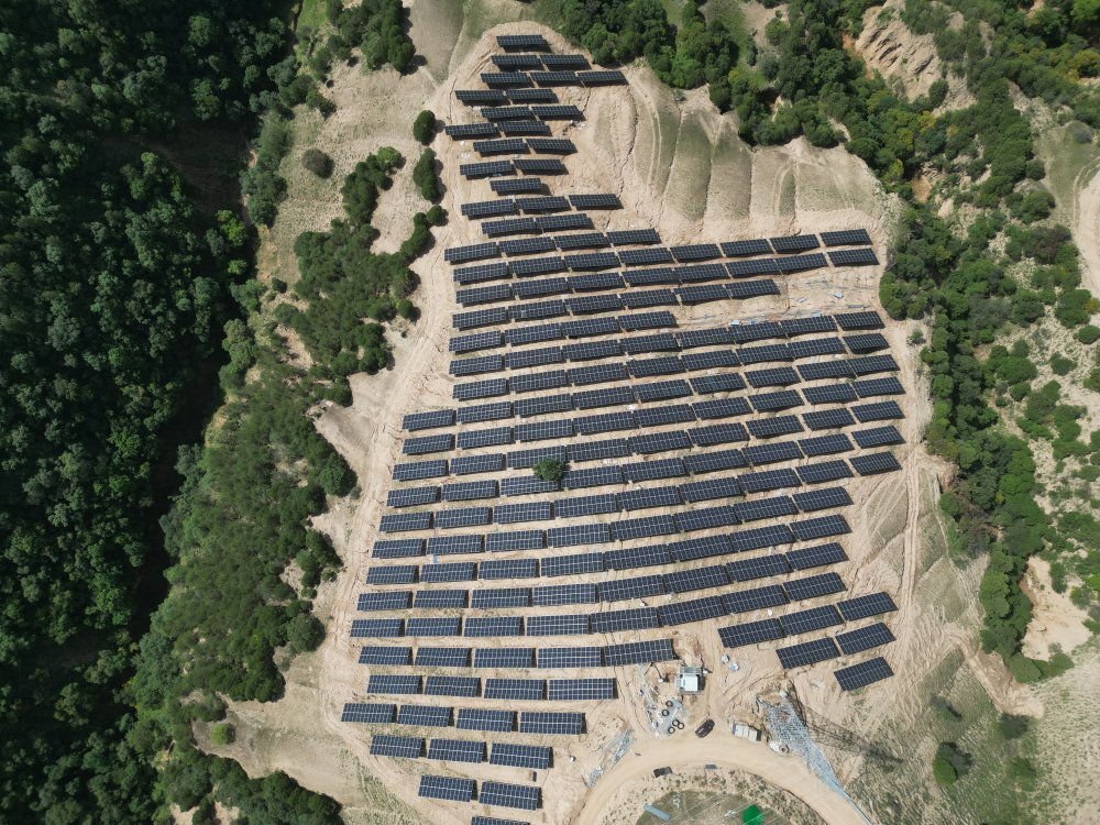 陜煤建設(shè)天工公司承建的安塞區(qū)鐮刀灣鎮(zhèn)100MW農(nóng)光互補項目光伏廠區(qū)#2標(biāo)段順利通過標(biāo)段完工驗收