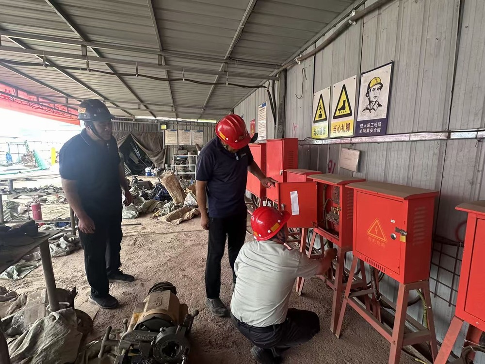 安全生產(chǎn)不放假，應急值守不“打烊”—陜煤建設礦建二公司開展“雙節(jié)”期間安全生產(chǎn)大排查