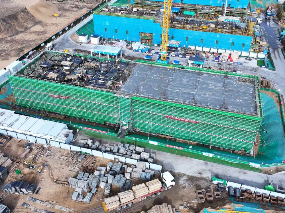 戰(zhàn)荒漠、搶節(jié)點！陜煤建設(shè)天工公司土建第五項目部以“鐵軍擔(dān)當(dāng)”推進(jìn)榆林化學(xué)二期建設(shè)