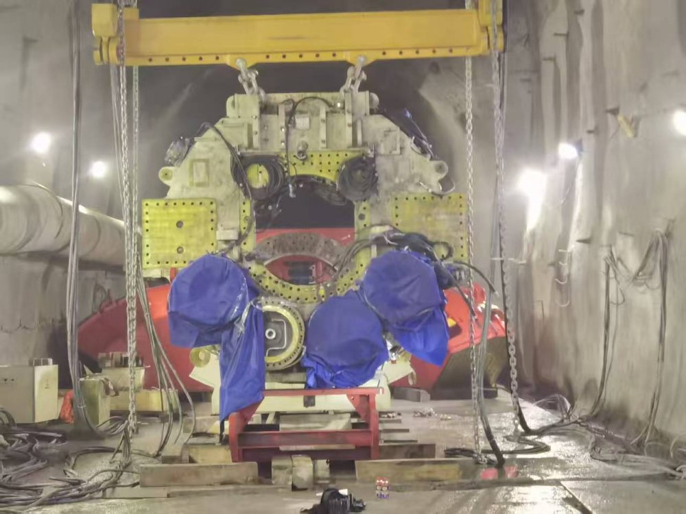 陜煤建設(shè)煤礦運(yùn)營服務(wù)分公司：首臺TBM全斷面掘進(jìn)機(jī)主體安裝完成