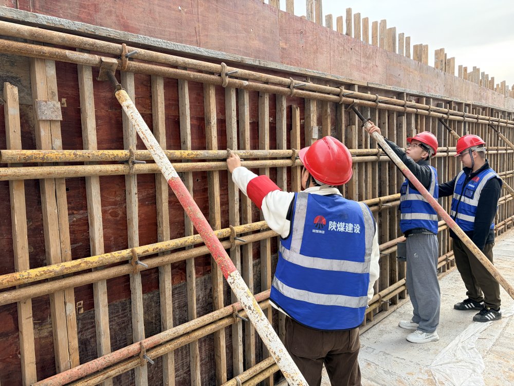 陜煤建設(shè)韓城分公司土建一項(xiàng)目部：青春護(hù)航安全線，百日攻堅(jiān)里的“硬核”擔(dān)當(dāng)