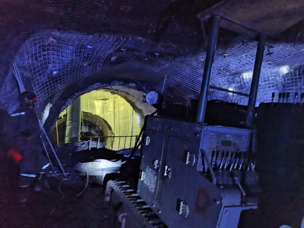  捷報！陜煤建設(shè)礦建二公司郭家灘項目部關(guān)鍵工程安全順利貫通