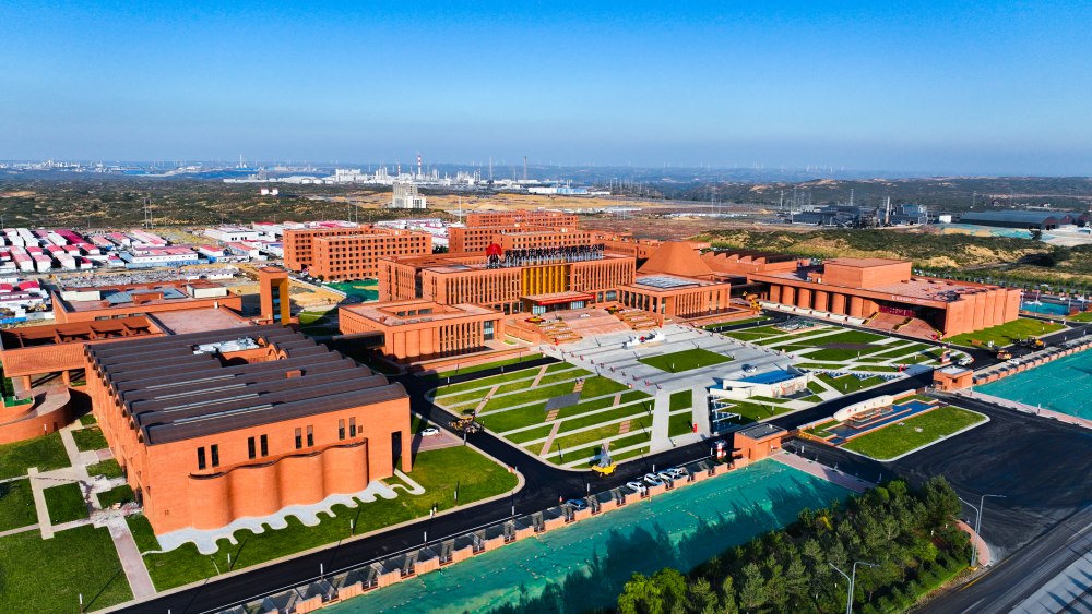 陜煤建設天工公司承建的榆林化學1#、2#宿舍樓工程順利通過竣工驗收