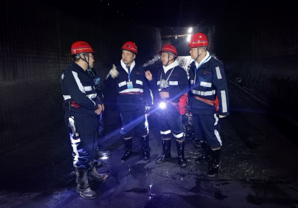 陜煤集團(tuán)對陜煤建設(shè)開展四季度安全督查暨消防專項(xiàng)檢查