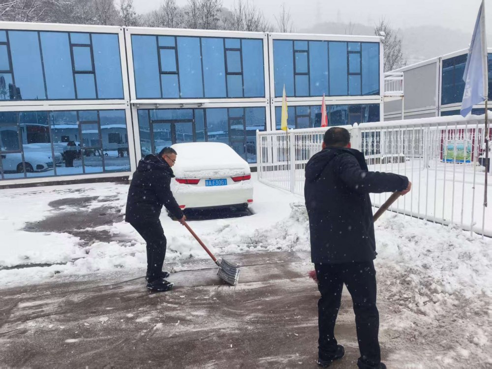 陜煤建設(shè)天工公司：浴“雪”奮戰(zhàn)護平安 鐵軍擔(dān)當(dāng)暖寒冬
