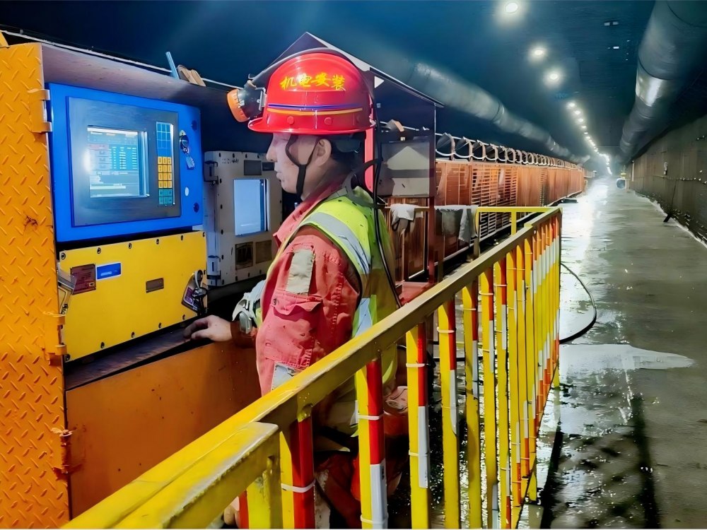 陜煤建設機電安裝公司：春節(jié)堅守保工期，奉獻擔當寫新篇！