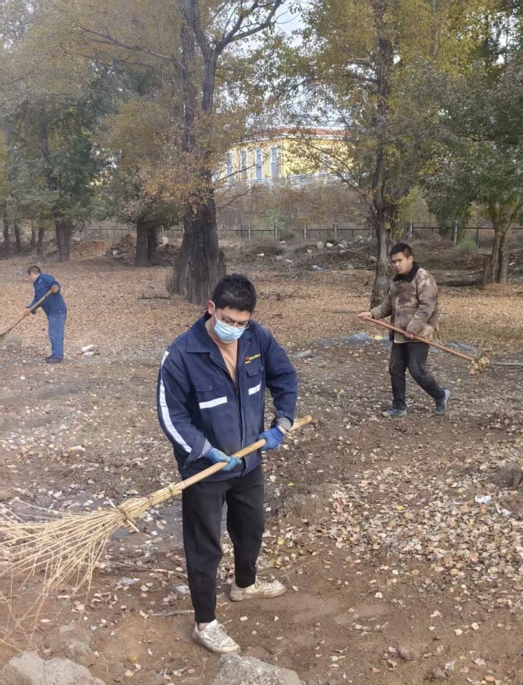 陜煤建設(shè)煤礦運營服務(wù)分公司：不負(fù)春光“植”新綠 且看廠區(qū)“綠”意濃